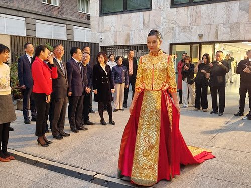 La riqueza de la seda y el encanto del agua de Jiangsu conquistan Madrid