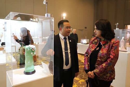 Abre en Los Ángeles una exposición de porcelana china de Dehua
